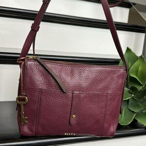 Fossil Pebbled Leather Crossbody Shoulder Handbag Purse Burgundy Wine like new